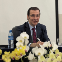 Vladmir Oliveira da Silveira